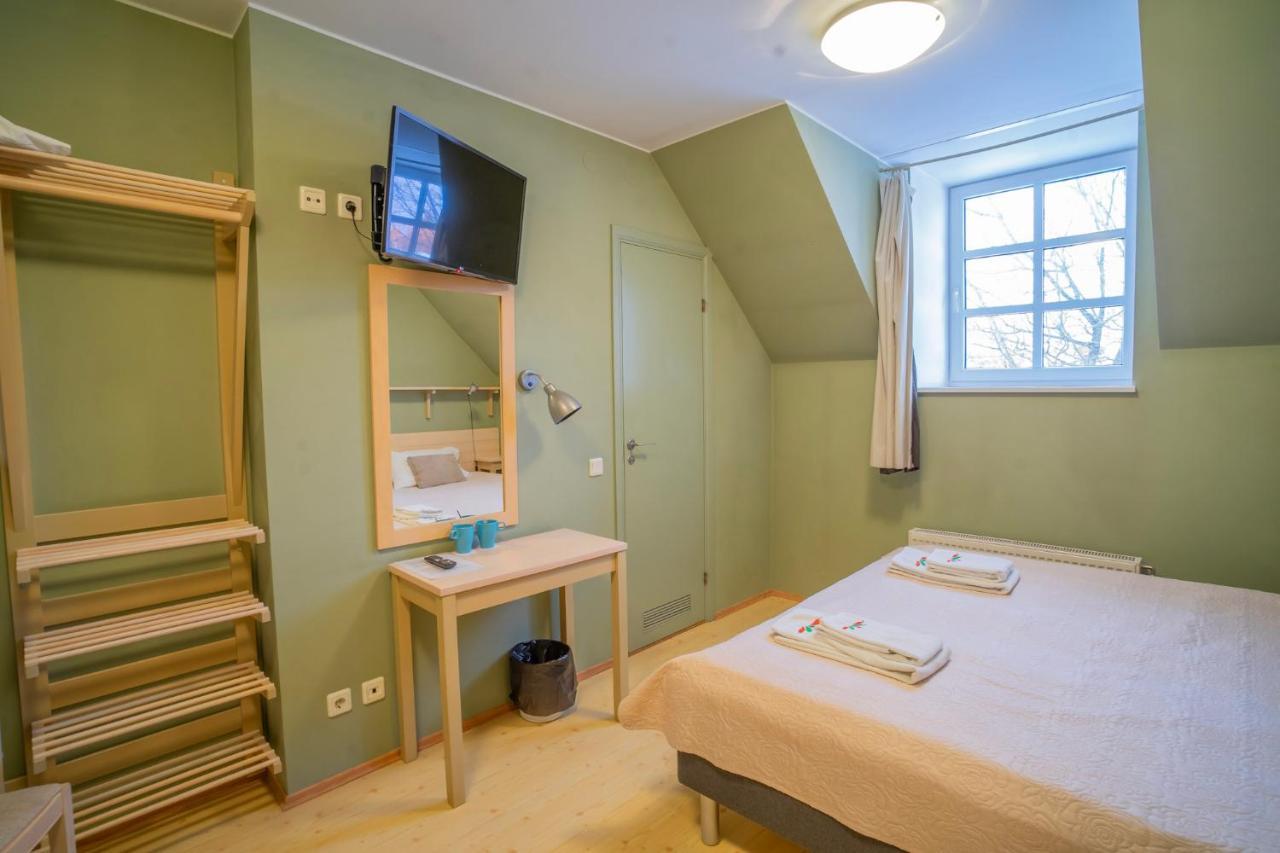 Kongo Hotel Haapsalu Esterno foto