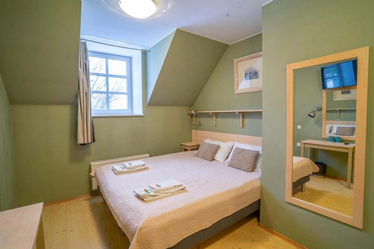 Kongo Hotel Haapsalu Esterno foto