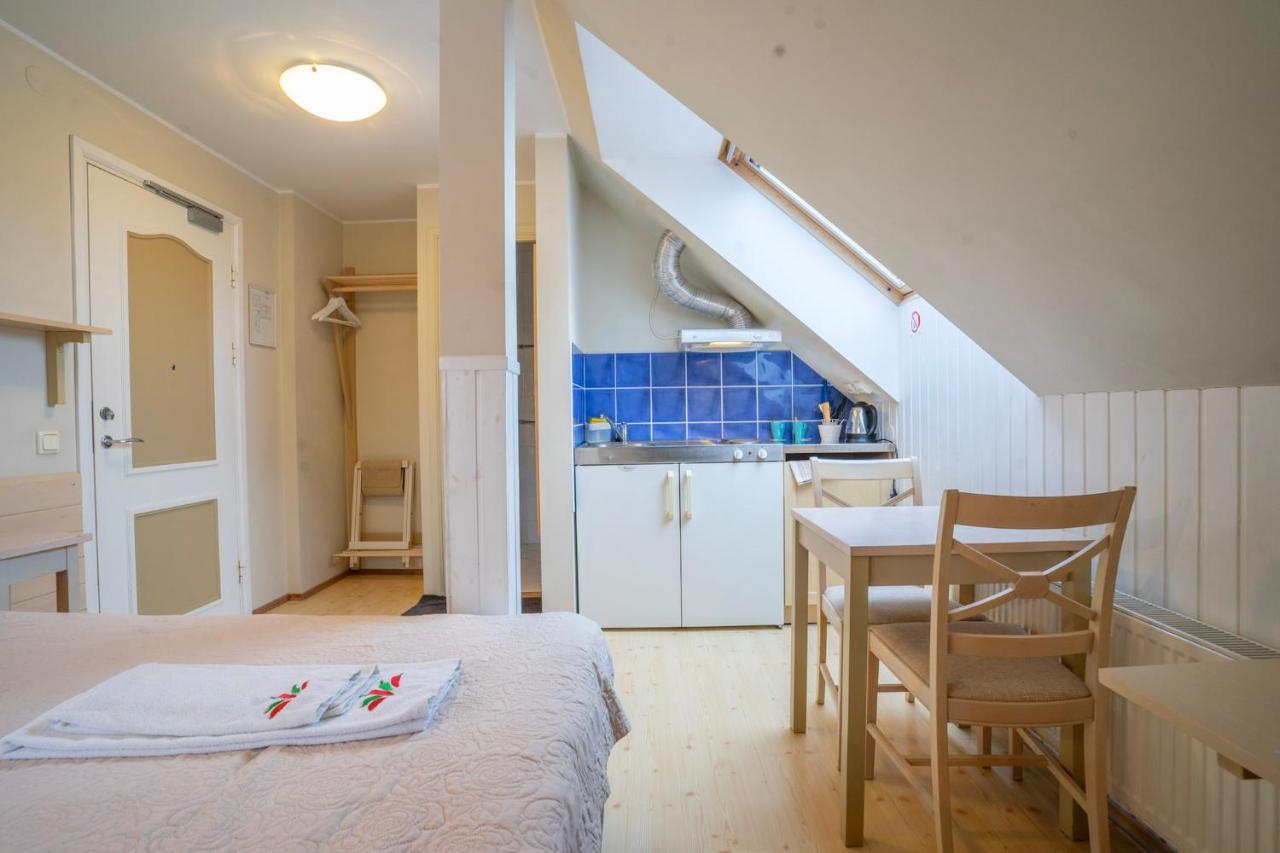 Kongo Hotel Haapsalu Esterno foto