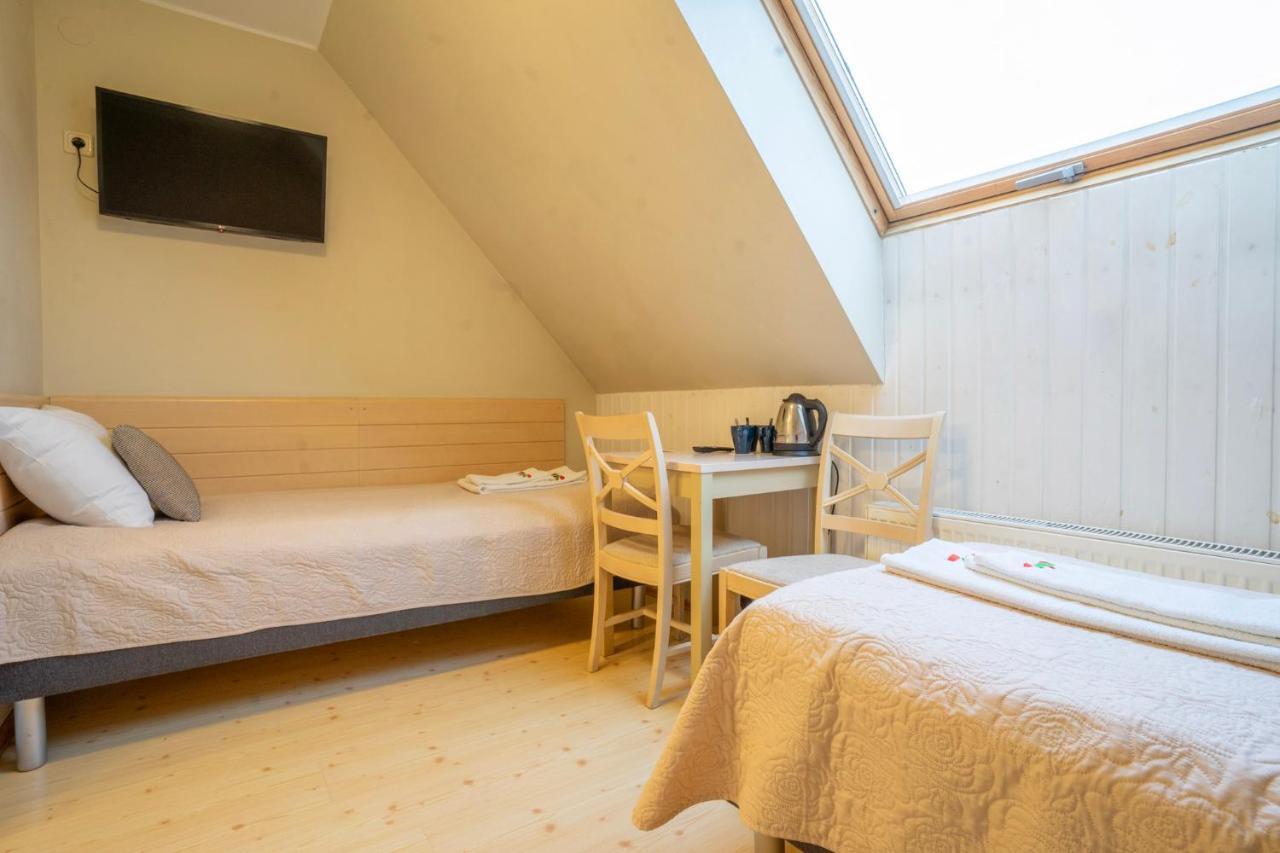 Kongo Hotel Haapsalu Esterno foto