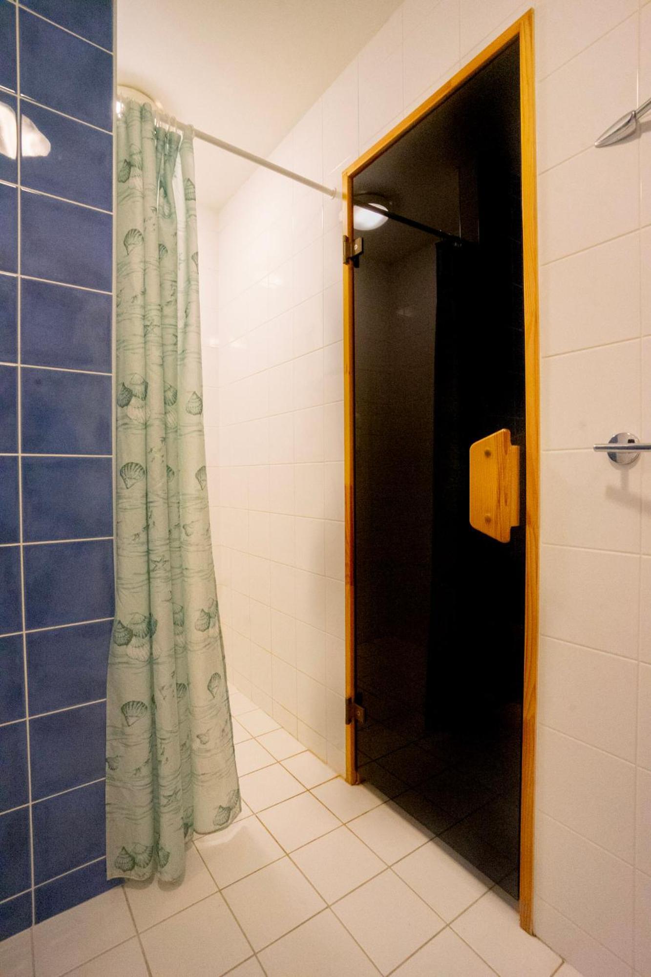 Kongo Hotel Haapsalu Esterno foto