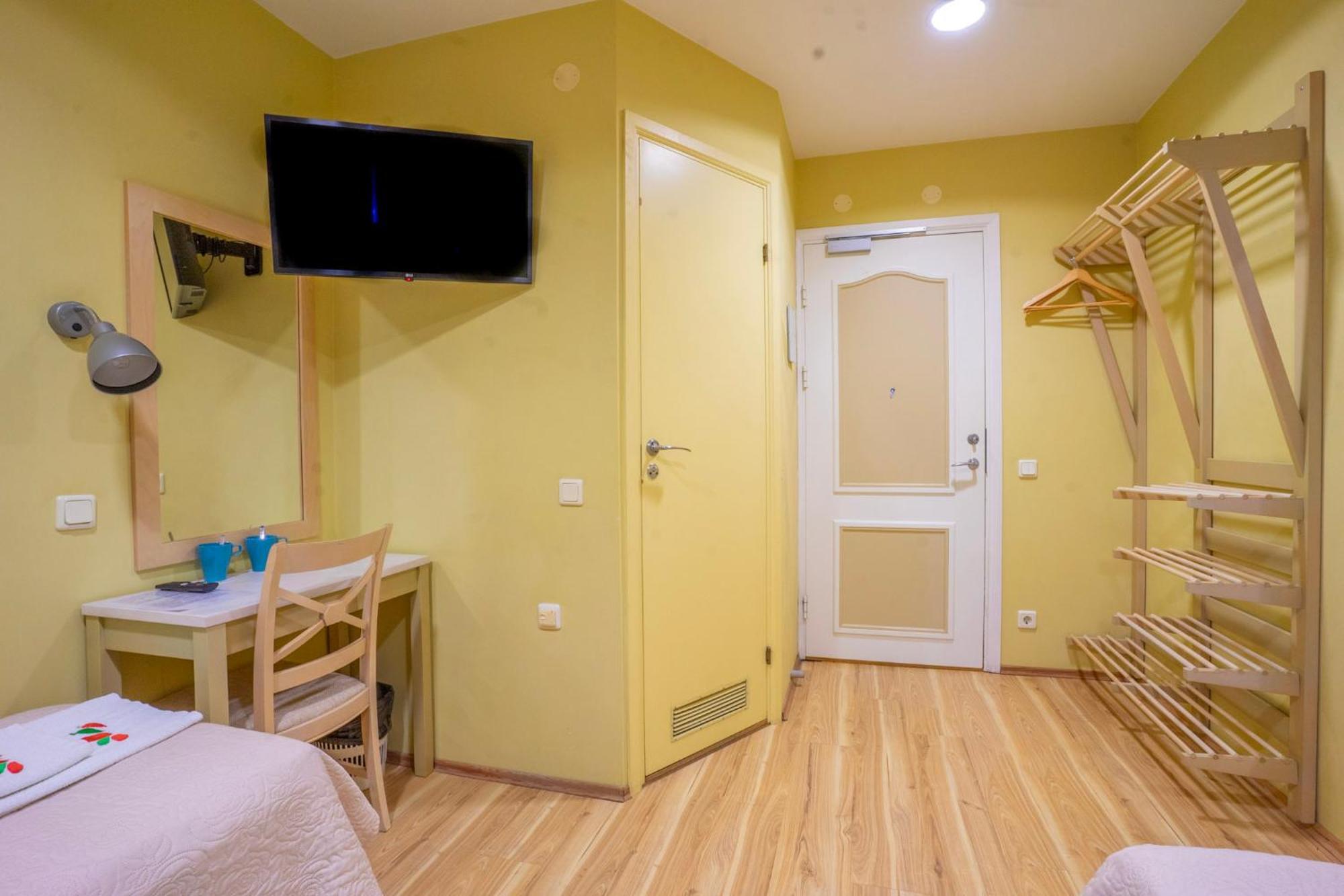 Kongo Hotel Haapsalu Esterno foto