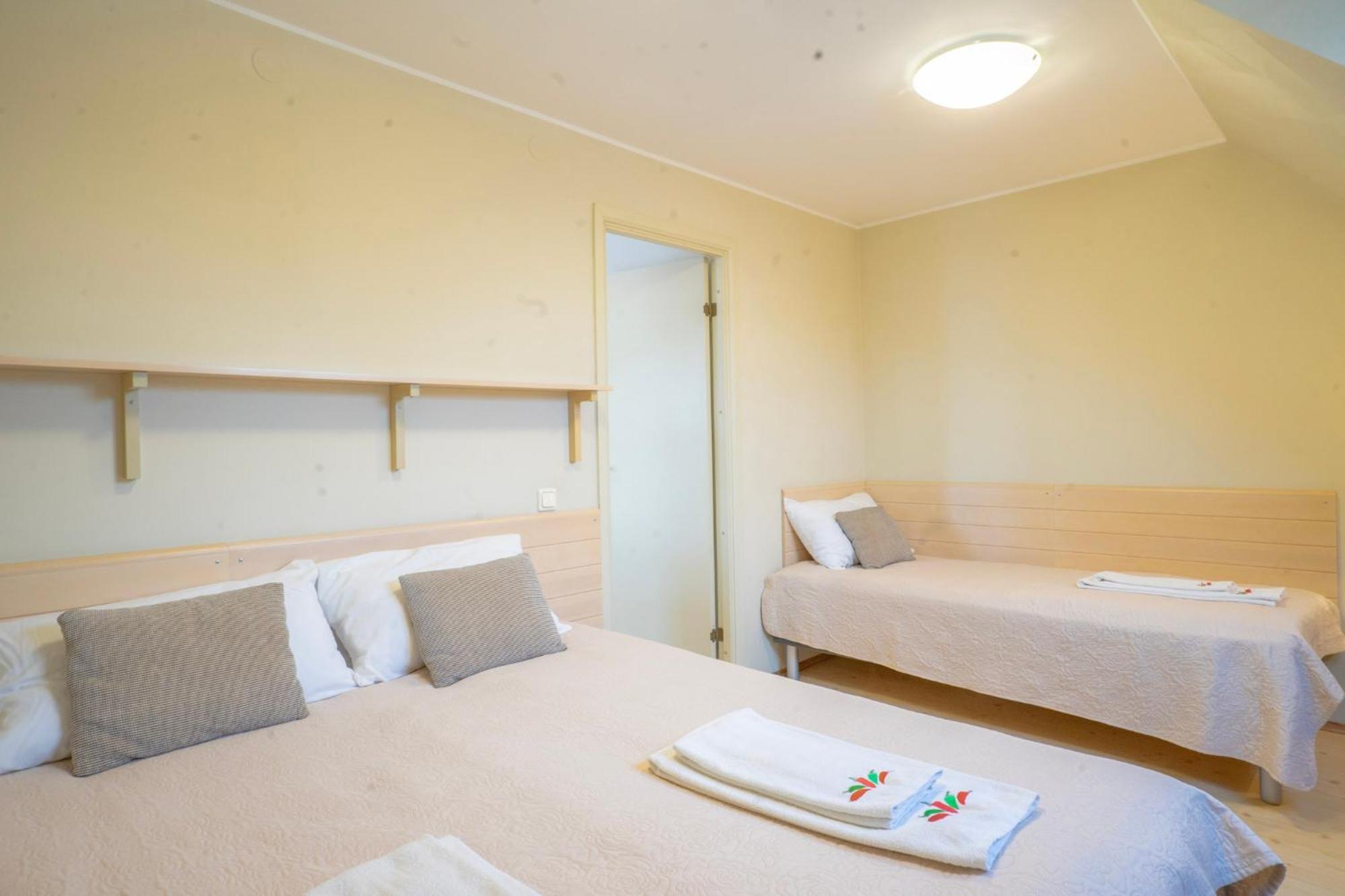 Kongo Hotel Haapsalu Esterno foto