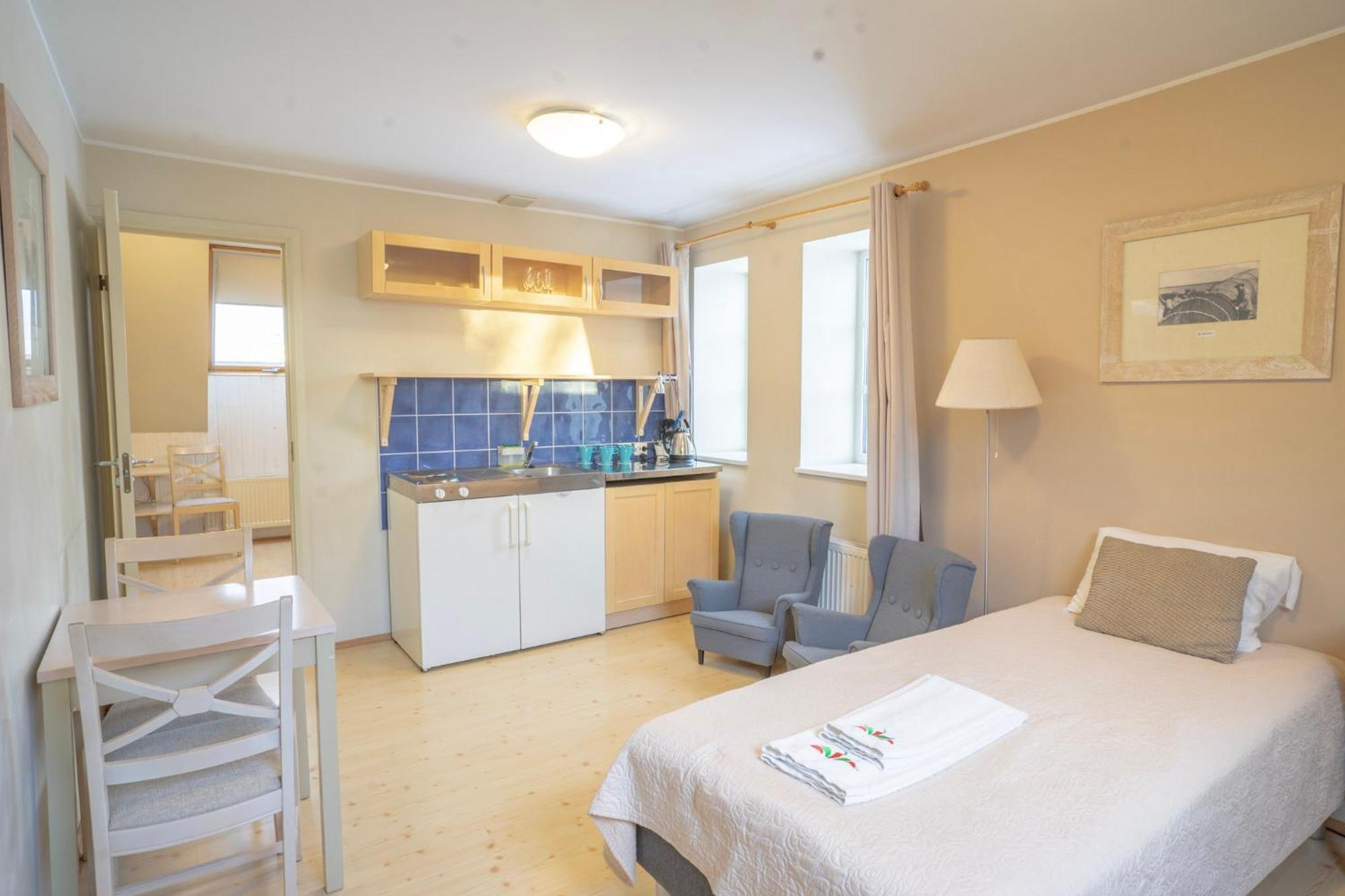 Kongo Hotel Haapsalu Esterno foto