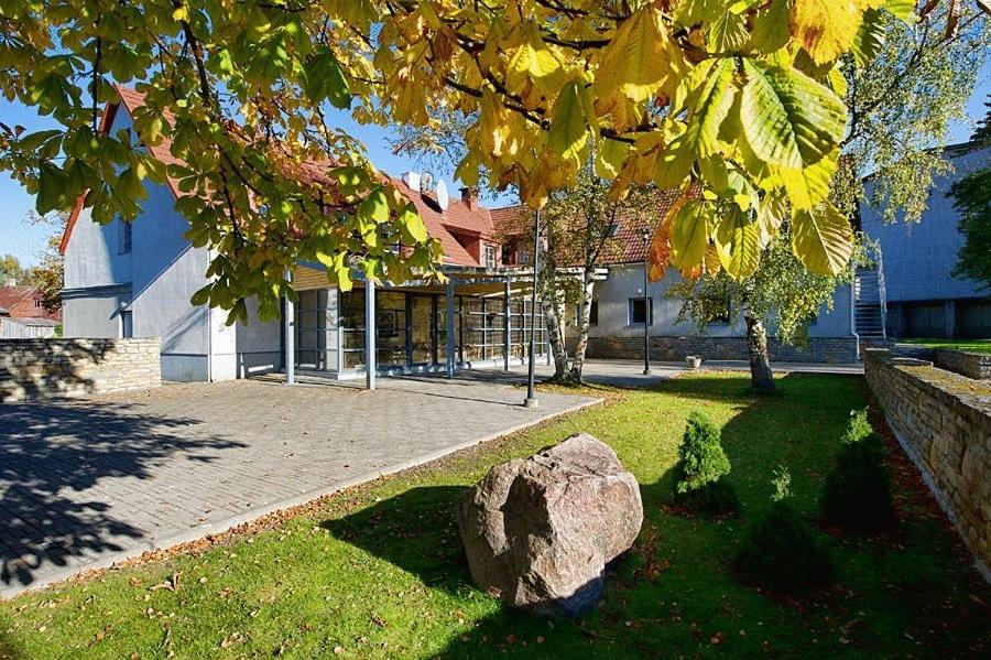 Kongo Hotel Haapsalu Esterno foto